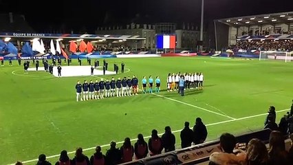 Les jeunes filles chantent la Marseillaise ( FRANCE -KAZAKSTAN 26 NOV 2021)