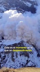 Así se ve una avalancha en un glaciar en el Himalaya