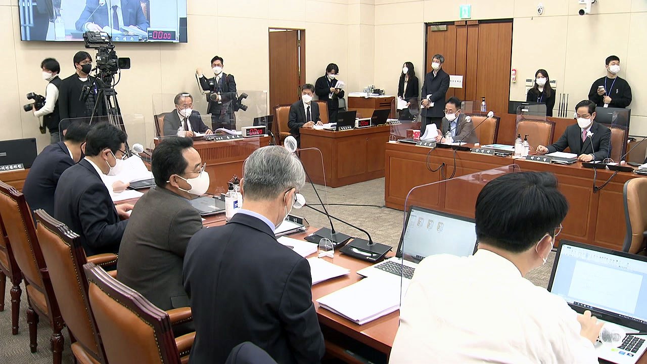 정무위, 명절 선물 한도 10만→20만 상향 의결 / YTN
