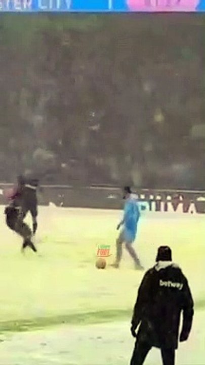 Quand Mahrez fait la passe à Benrahma, un faux réflexe ou une mauvaise passe ?