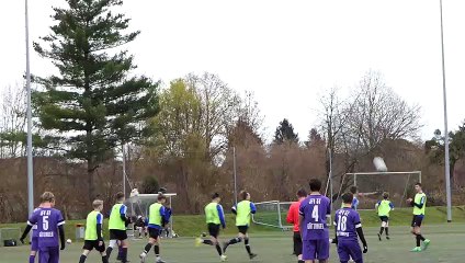 Télécharger la video: Das 1:0 für den SV Rotenberg beim SC Hainberg durch Jannis Degener