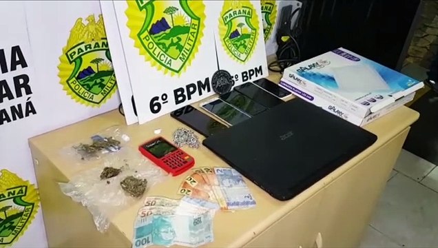 Trio é detido pela PM com moto furtada e drogas em Cascavel