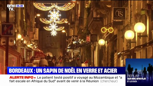 À Bordeaux, pas d'arbre mort mais un sapin de Noël en verre et en acier de 11 mètres de haut
