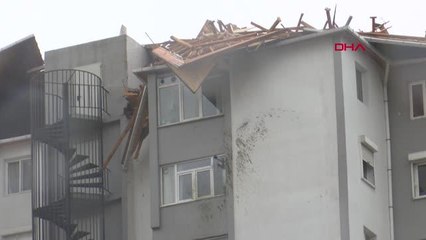 BEYLİKDÜZÜ'NDE PENCEREDEN GİREN PARÇALAR KANEPEDE YATAN KİŞİNİN ÜZERİNE DÜŞTÜ