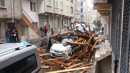 İstanbul'da öğrenci ve aileleri çatının altında kalmaktan son anda kurtuldu