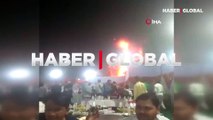 Hindistan'da düğün salonu yandı, misafirler yemeğe devam etti