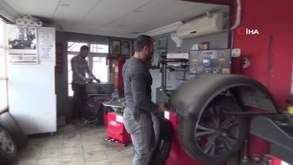 Oto lastikçilerde kış lastiği yoğunluğu