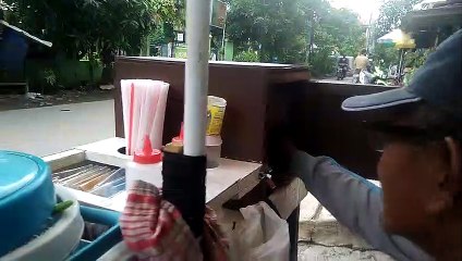 Jajan ES yg Lagi Viral, Sambil Wawancara PedagangNya Gaes !! (UMKM)