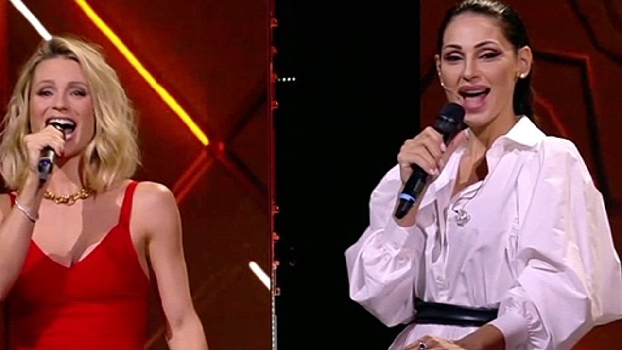 Anna Tatangelo, il look per All Together Now è una bomba. Ma ecco il prezzo totale