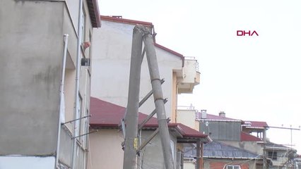 Son dakika! KOCAELİ'DE 'FIRTINA' BİLANÇOSU: 2 KİŞİ ÖLDÜ, 96 ÇATI UÇTU, 11 TEKNE BATTI
