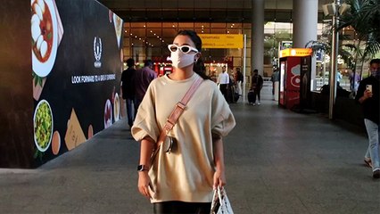 Parineeti Chopra के Airport Look के कायल हुए फैंस, Video ने मचाया तहलका | FilmiBeat