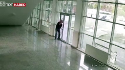 Terminal binasının çatısı çöktü