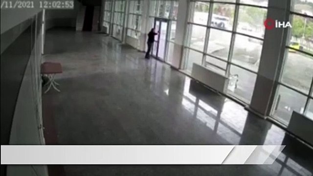 Facia kıl payı atlatıldı, şehirler arası otobüs terminalinin çatısı çöktü