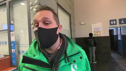 Action de la CSC à la veille de la fermeture du guichet de la gare de Saint-Ghislain (Cédric Depret)