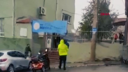 LODOSTA YÜRÜMEKTE ZORLANAN ÖĞRENCİYİ TRAFİK POLİSİ KUCAĞINA ALARAK OKULA GÖTÜRDÜ
