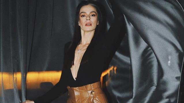 Annelik sevinci yaşayan oyuncu Özge Özpirinçci, bebeğine Üzüm ismini verdi