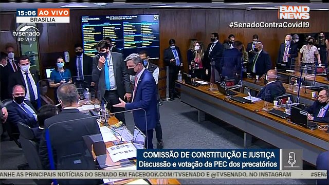 A Comissão de Constituição e Justiça e de Cidadania do Senado aprovou agora o texto da PEC dos Precatórios. Proposta deve ir a plenário até quinta-feira.