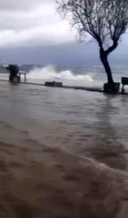 Kurşunlu'da sahil şeridi denizle birleşti