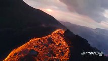 El último vuelo espectacular de un dron sobre las coladas de La Palma