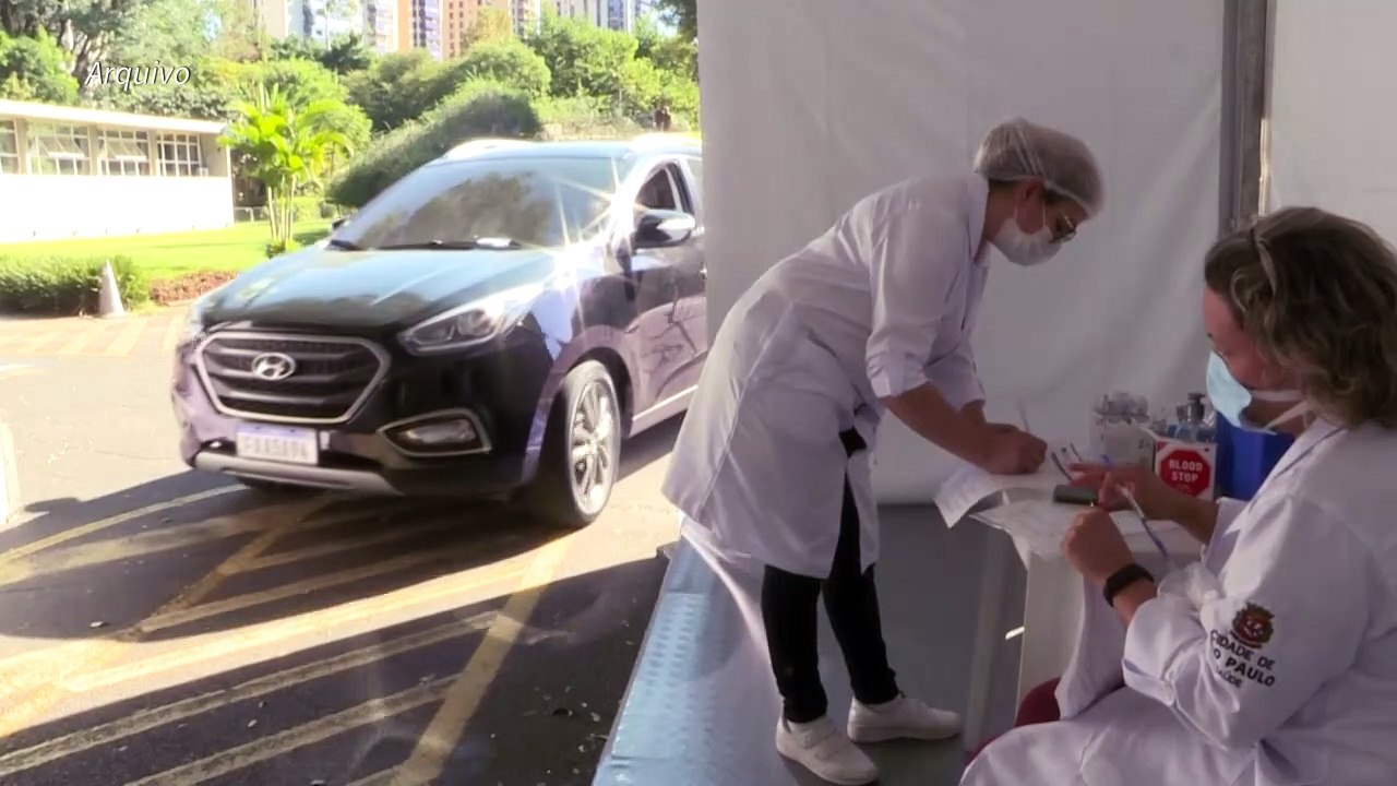 Brasil reporta dois casos preliminares da variante ômicron