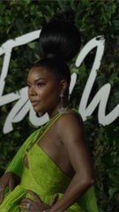 Celebs Arrive on the Red Carpet at the Fashion Awards 2021