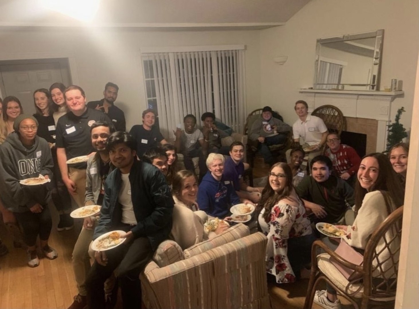 ⁣University of Alabama Student-Athlete Hosts Thanksgiving for Other Students Who Couldn't Travel