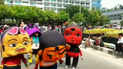 Joget Badut Mampang Bareng Hantu Lucu