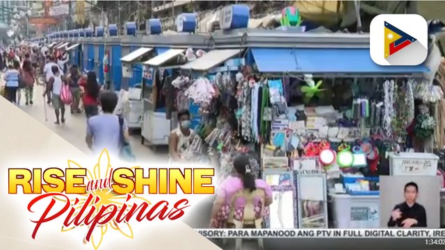 Mga mamimili sa Divisoria, nagsisimula nang dumami; ilang Christmas decorations at panregalo, patok na