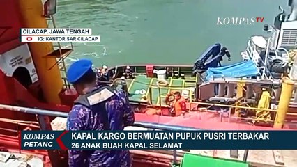 Usai Evakuasi Awak Kapal Kargo yang Terbakar di CIlacap, Tim SAR Lakukan Pendinginan Dalam Kapal