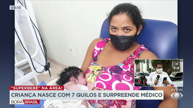 Em Belém, um bebê nasceu com sete quilos e assustou até mesmo a equipe médica que participou do parto. A criança não coube na incubadora.