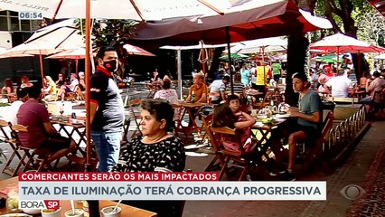 A cobrança da taxa de iluminação pública será feita de forma progressiva no ano que vem. O projeto aprovado na câmara deve impactar na conta de luz dos comerciantes.