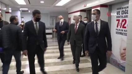 Gaziantep Valisi Davut Gül, feci şekilde dövülen bebeği ziyaret etti