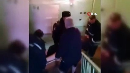 Komşusunun içinde bulunduğu asansörü havaya uçurdu