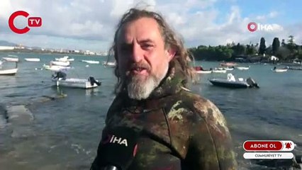 Tuzla’da batan tekneyi kurtarmak için dalgalara aldırmadan denize girdi