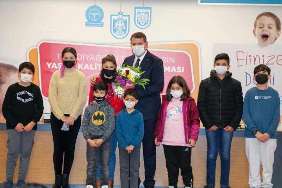 DİYABETLİ ÖĞRENCİLERE SENSÖRLÜ GLİKOZ ÖLÇÜM CİHAZI DAĞITILDI