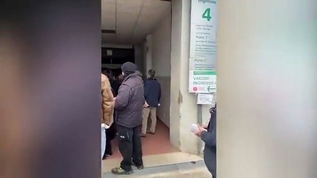 Video Reggio Emilia: code, caos e disagi all'hub vaccinale