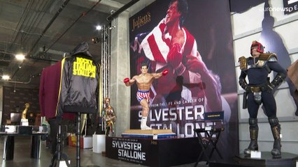 شاهد: مزاد في لوس أنجليس على 1200 قطعة استخدمت في أفلام هوليوودية