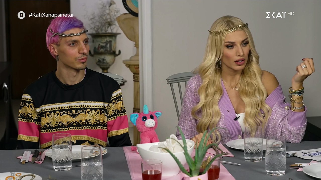 Κάτι ξαναψήνεται: Η ίδια μπλούζα της Σπυροπούλου με παίκτρια και η στέψη έφεραν πανικό στο Twitter