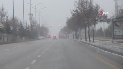 Erzurum'da yoğun kar yağışı etkili oluyor