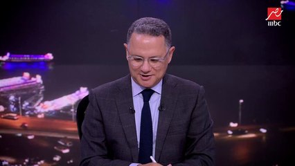 الفنان رشوان توفيق يصفق للدكتور مبروك عطية على الهواء مباشرة بعد كلماته في حق ابنتيه هبة وآية