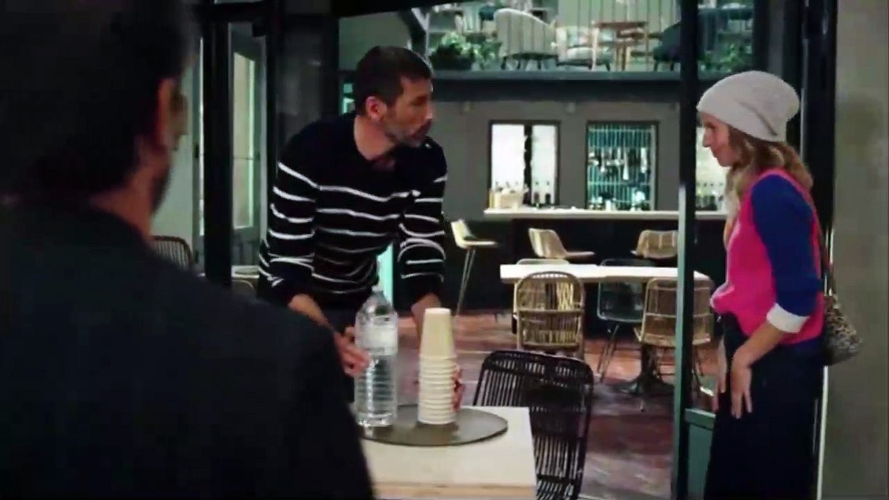 Plus belle la vie - Thomas met en garde Estelle contre l’inconnu qui squatte chez elle