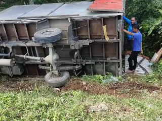 Kecelakaan Mobil Kopi di Gampong Senebok Teungoh Aceh Barat