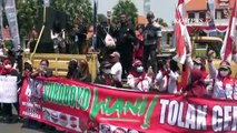 Massa Aksi Tolak Reuni 212 di Grahadi Surabaya