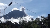 Gunung Merapi Luncurkan Guguran Awan Panas hingga 3 Kilometer