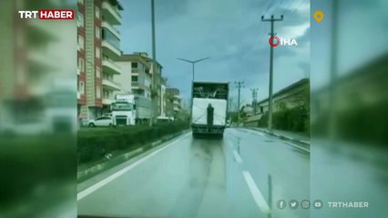 Canlarını hiçe sayarak eşya taşıdılar