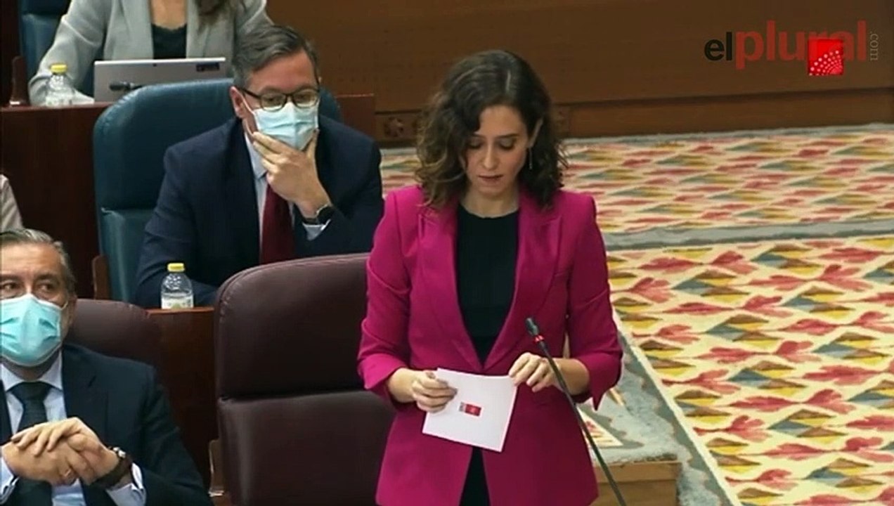 Isabel Díaz Ayuso felicita a Juan Lobato por su paternidad