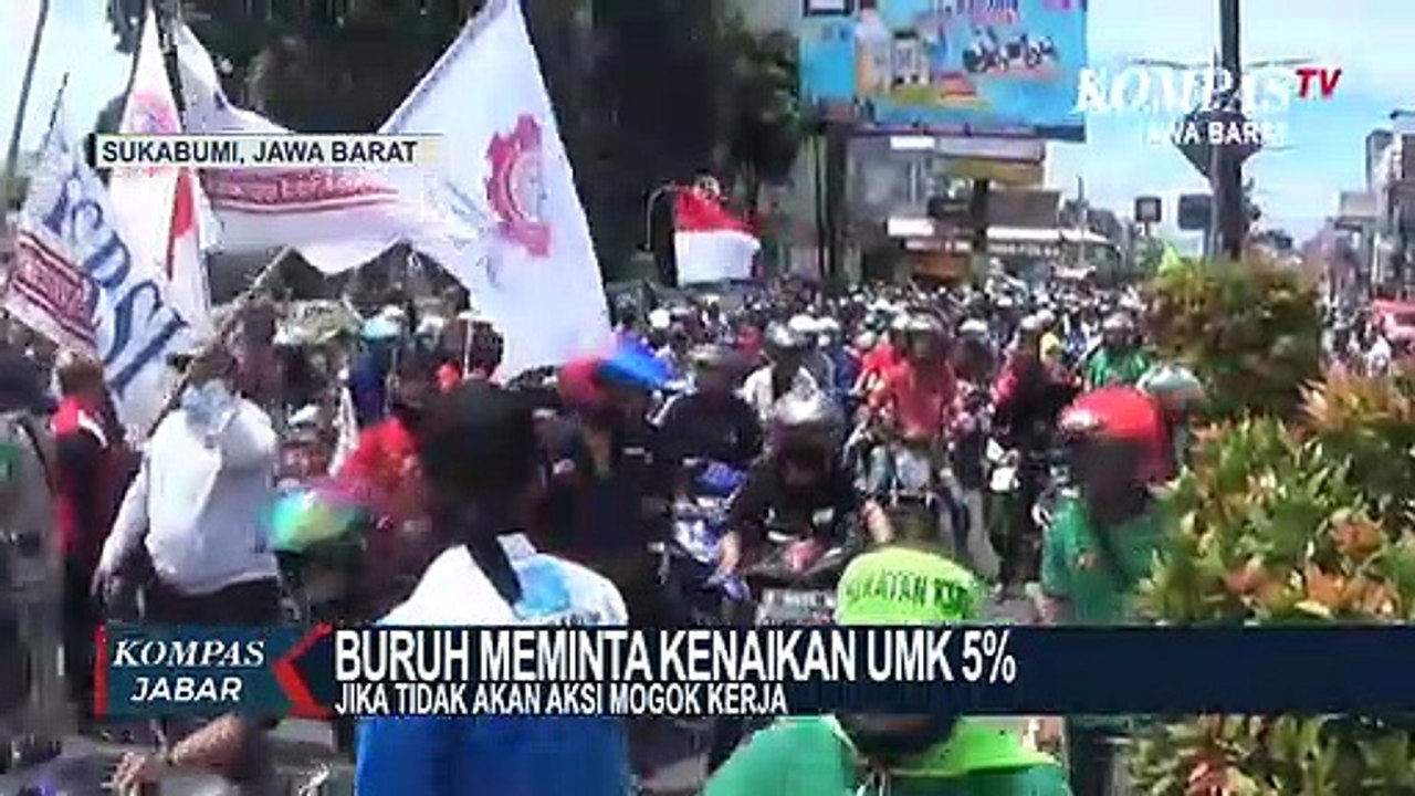 Buruh Sukabumi Protes UMK di Pendopo