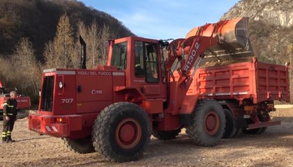 Gemona del Friuli (UD) - Addestramento Vigili del Fuoco su movimento terra (02.12.21)
