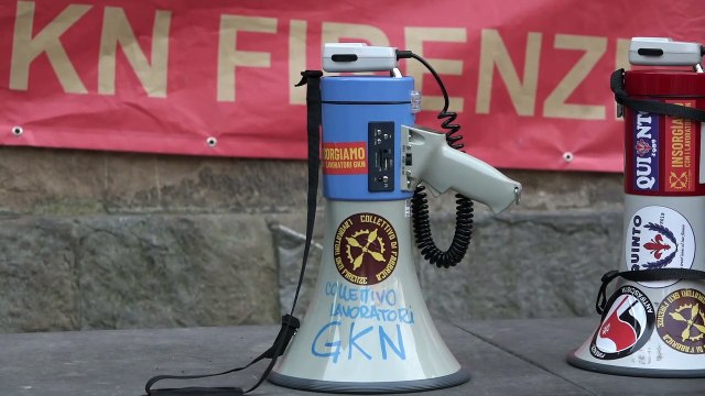 Gkn, l'azienda riapre i licenziamenti. Operai in strada a Firenze