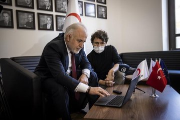 Türk Kızılay Genel Başkanı Kınık, AA'nın "Yılın Fotoğrafları" oylamasına katıldı